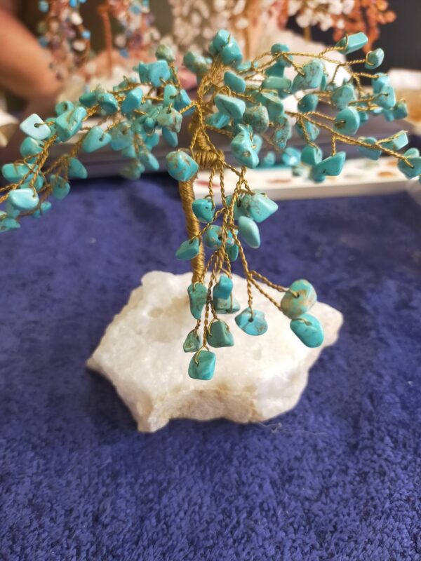 Crystal Gem Tree - Howlite